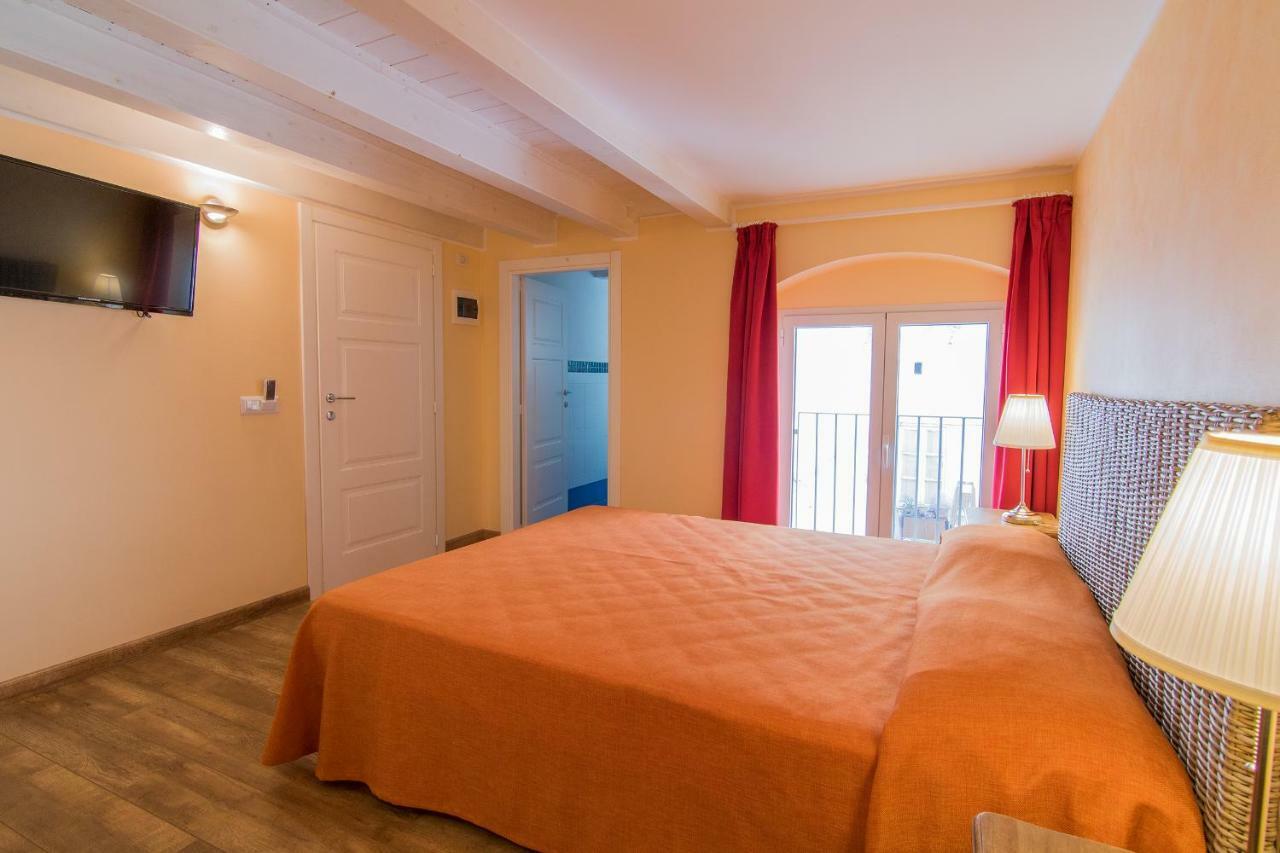 B&B Apollo Syracuse Bagian luar foto